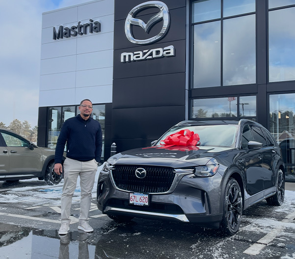 Happy customers buying a car!