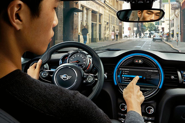 019 2019 MINI Hardtop 4-Door  Interior & Technology