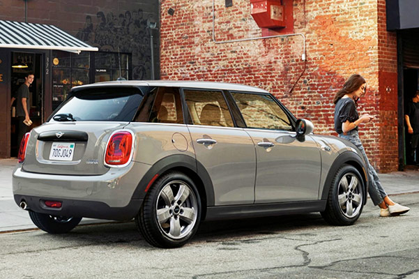 2019 2019 MINI Hardtop 4-Door  Specs & Safety